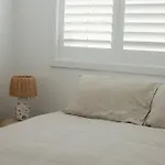 Silver Linings Apartment - Hosted By Burleigh Letting