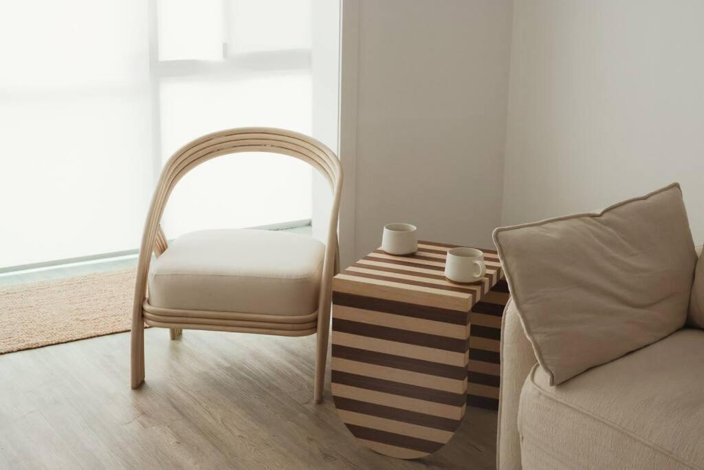 Apartment Silver Linings - Hosted By Burleigh Letting
