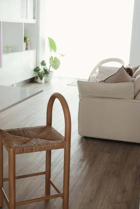Silver Linings - Hosted By Burleigh Letting Apartment *